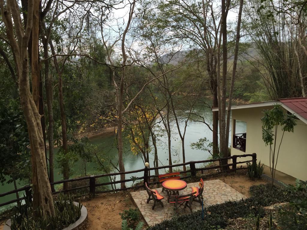 Saiyok River House Sai Yok Exteriör bild